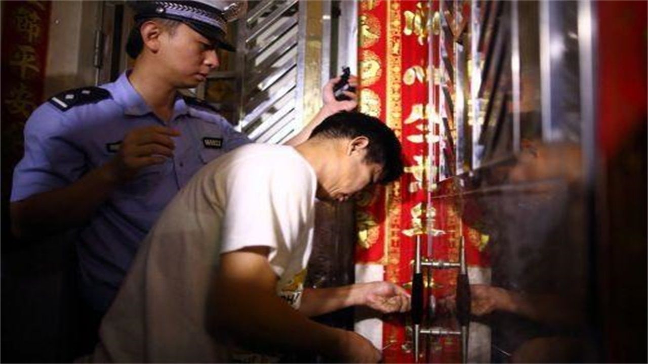 贺地区请开锁师傅开了锁后，师傅为什么一般都不进门，就算主人请也不进去？